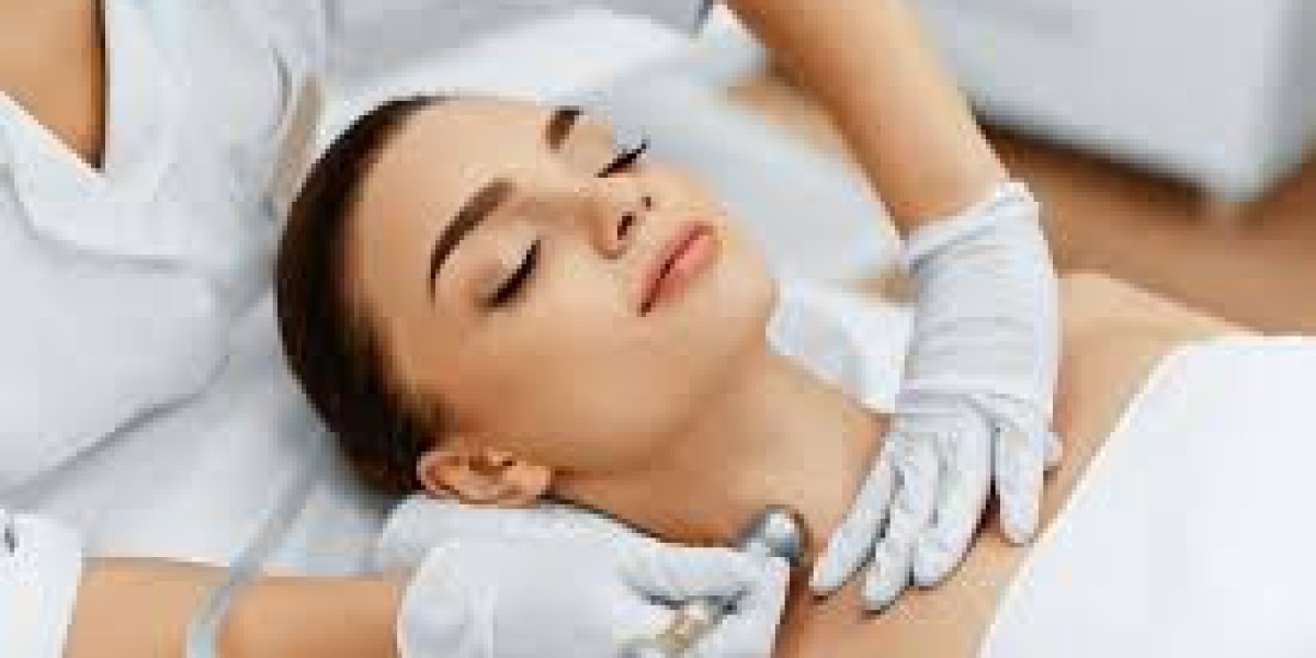 What Skin Types Benefit from Microdermabrasion in Islamabad?